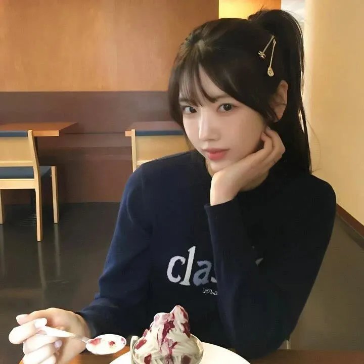 月亮在江边流淌